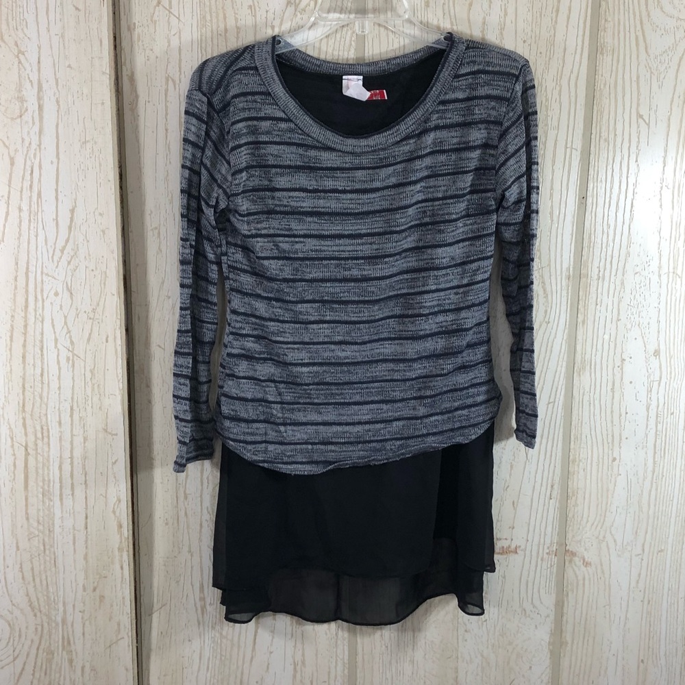 J Mode Long High Low Top in Black Size M M40